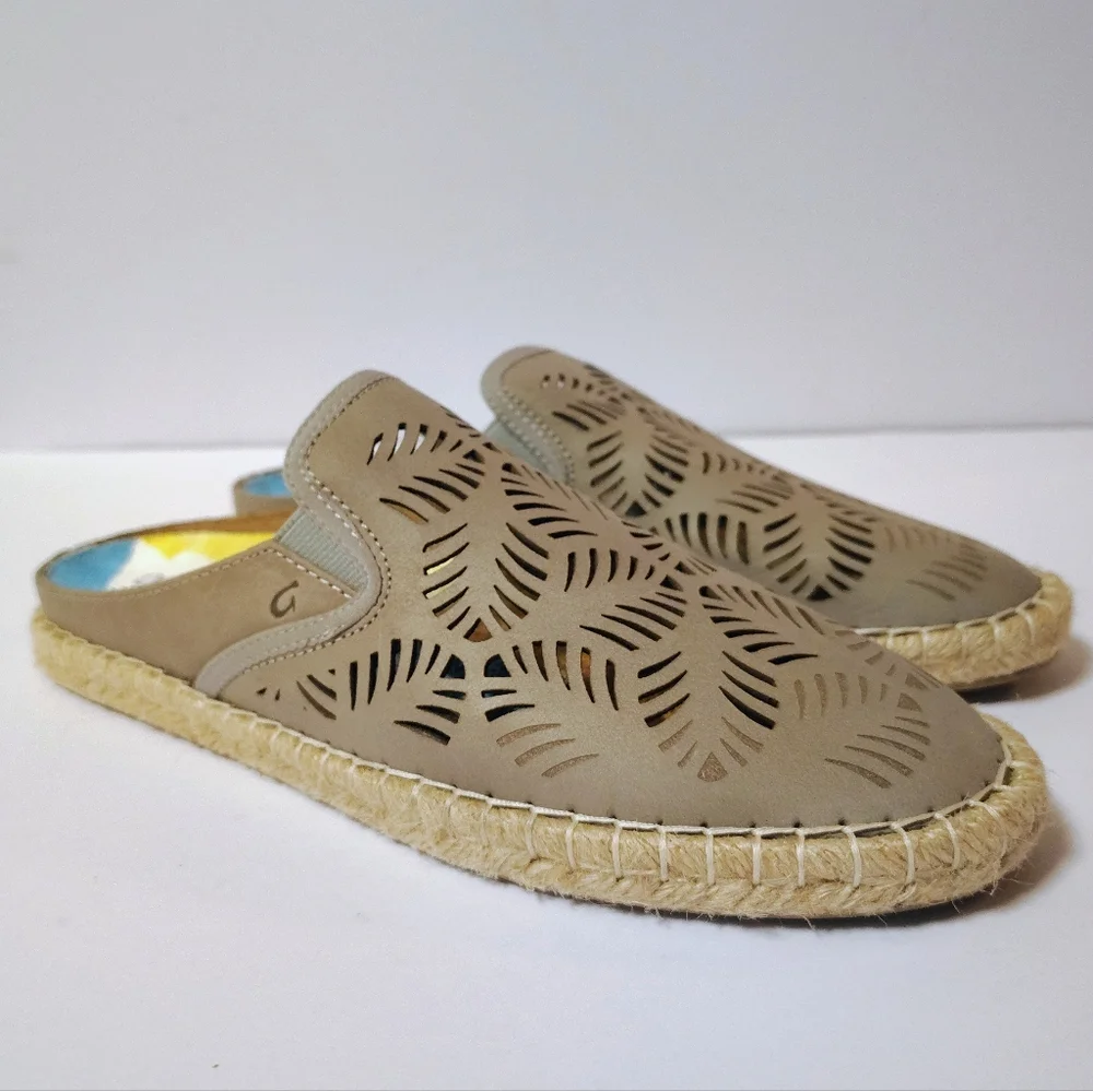 OluKai Women's Kaula 'Olu 'Ili Perforated Leather Espadrille Mules Grey Size 8
